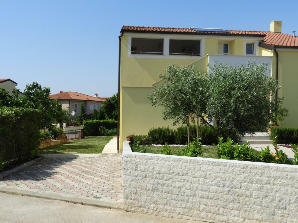 Apartment Thea Pula Exterior foto