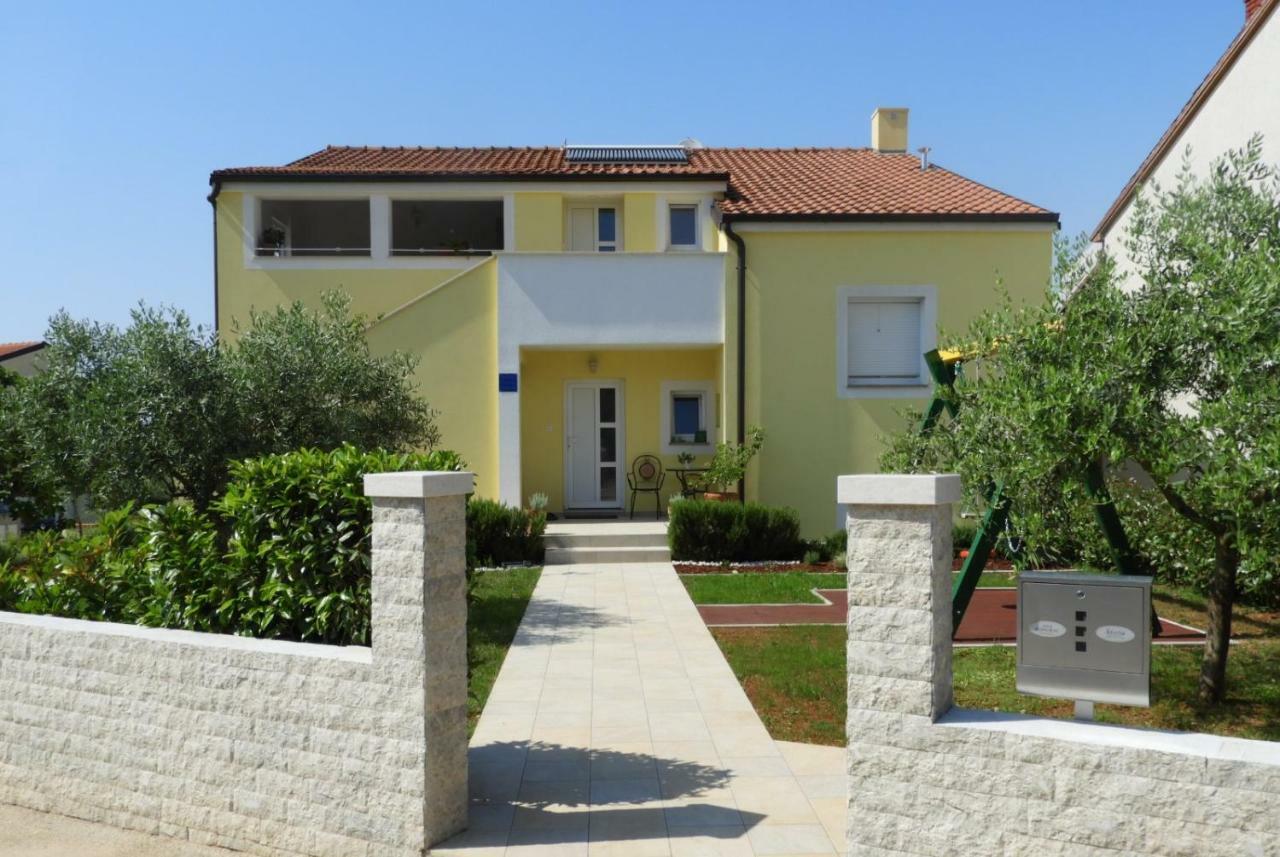Apartment Thea Pula Exterior foto
